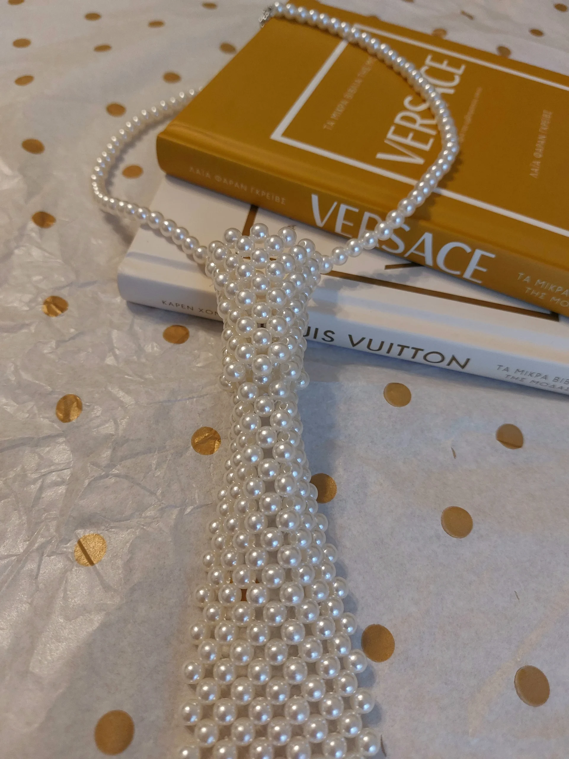 Γραβάτα - Κολιέ λευκή και μαύρη με πέρλες