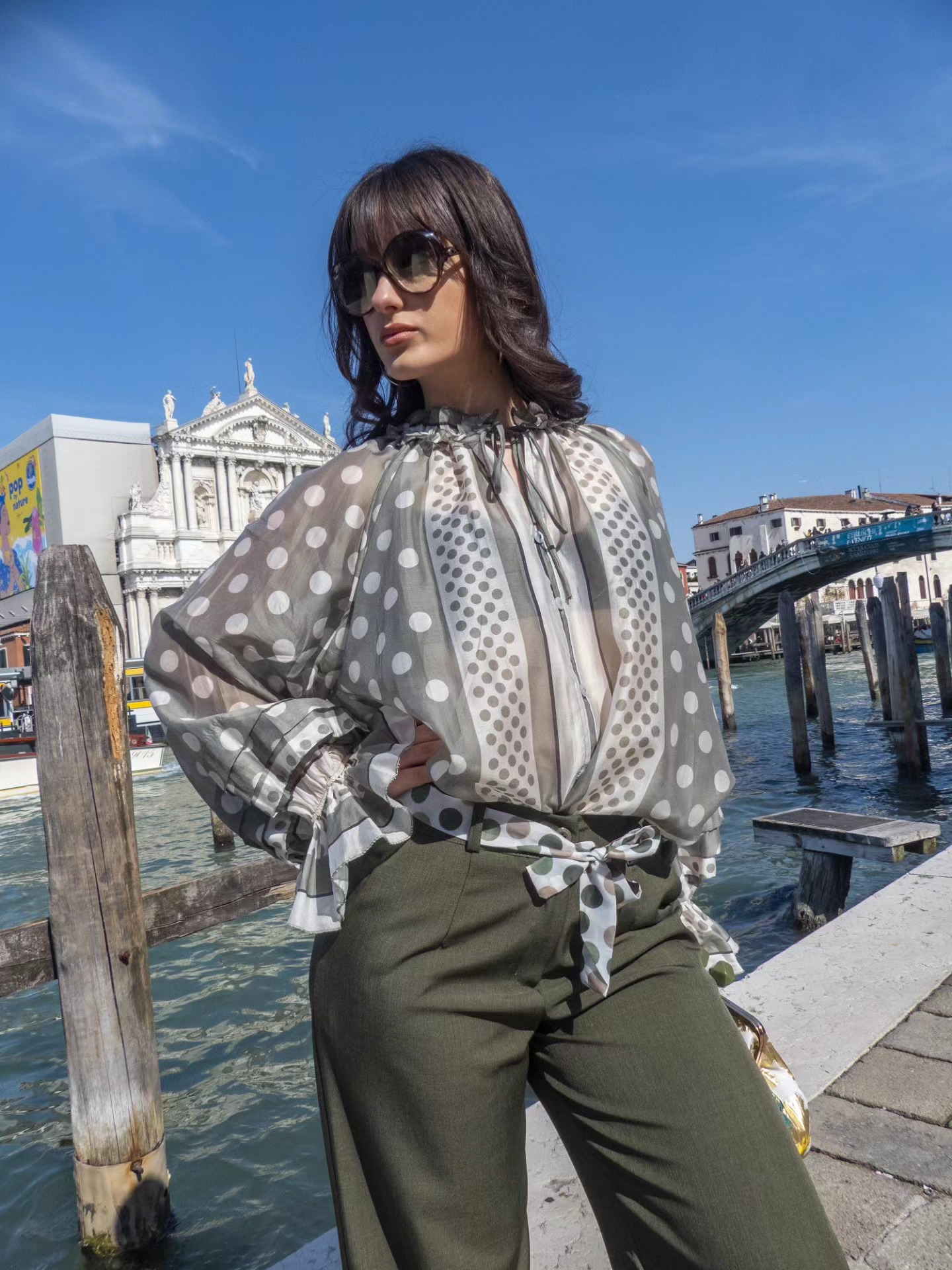 Λαδί παντελόνι με πουά κορδέλα - Image 7